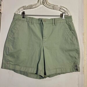 Gloria Vanderbilt Mint Green Buttoned Shorts Size 14